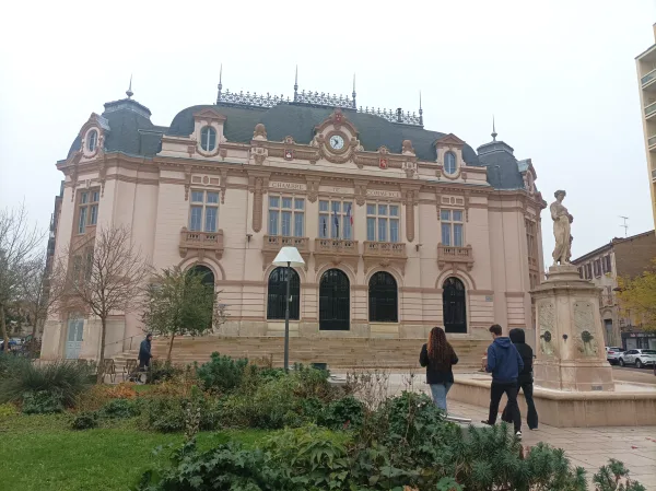 Wycieczka z przewodnikiem po Mâcon, Romain Bouchaud
