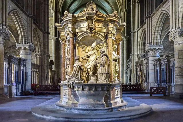 Walking tour in Reims