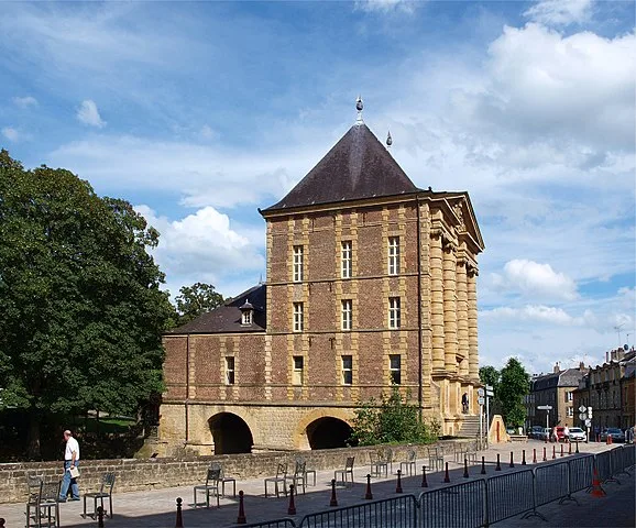 Guide touristique à Charleville-Mézières – Image 7