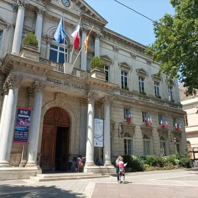 Avignon tour guide