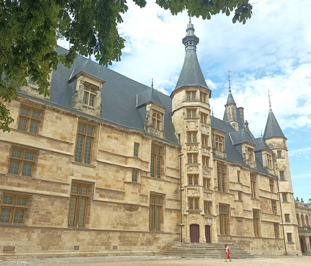 Nevers vezetett túra, Romain Bouchaud