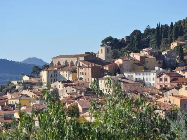 Guide touristique à Hyères-les-Palmiers – Image 8