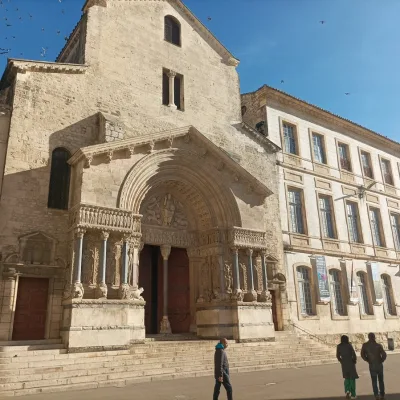 Arles ve Nîmes Tur – 8 saat