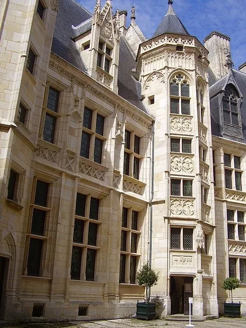 Fararstjóri Bourges