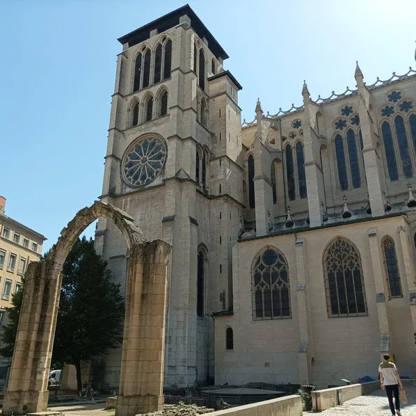 Visita guidata di Lione, Cattedrale di Saint-Jean, Romain Bouchaud