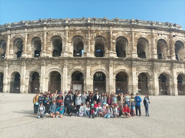 ফ্রান্সে ট্যুর গাইড, রোমেন বাউচাউড, Nimes পরিদর্শন করুন