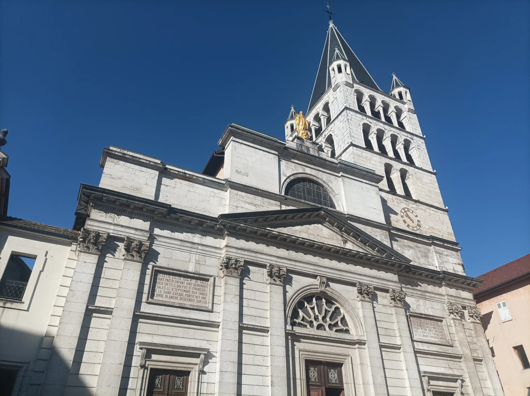 Kisha Notre-Dame në Annecy, Romain Bouchaud