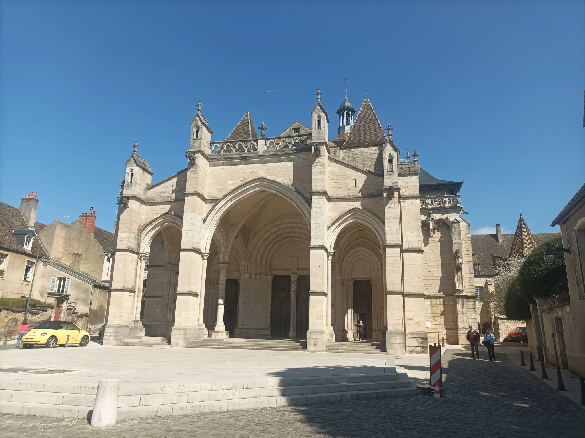 Read more about the article The church of Notre-Dame in Beaune
