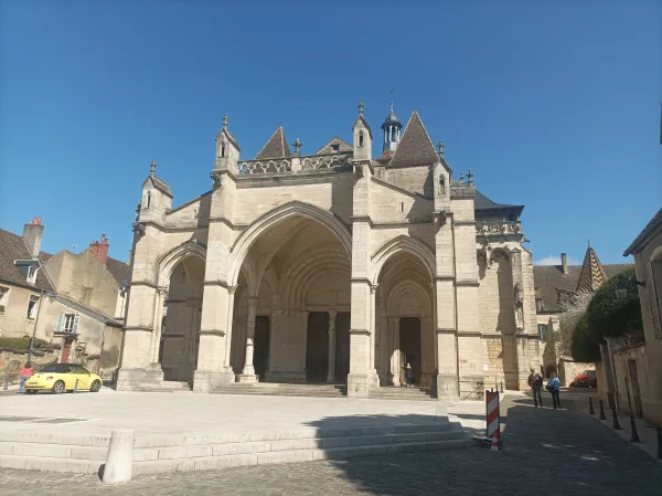 Przeczytaj więcej o artykule Kościół Notre-Dame w Beaune