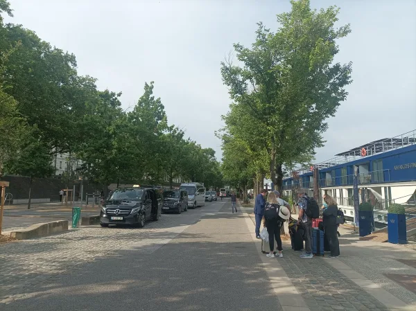 Lionas privātā tūre, Romēns Bušauds