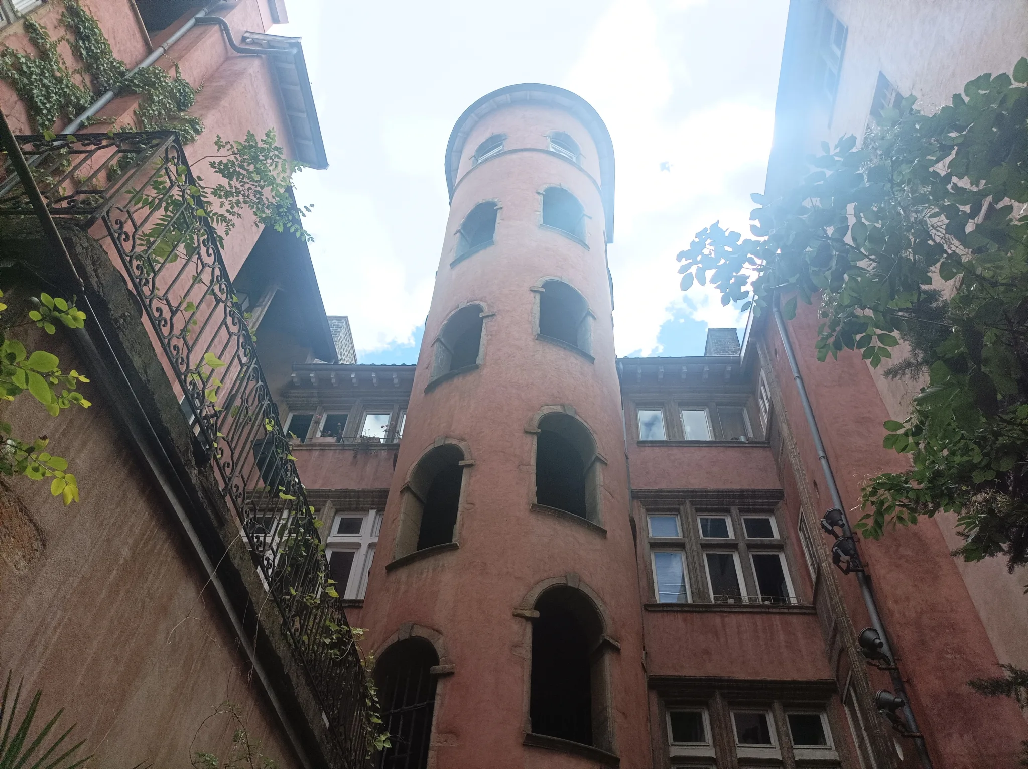 Visit the old Lyon, Romain Bouchaud
