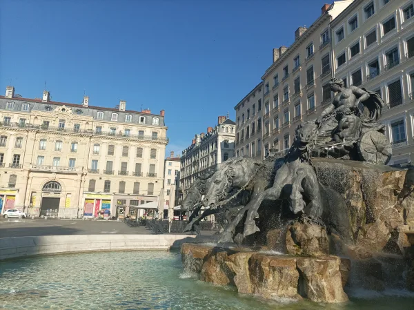 Guidad tur på halvön Lyon, Romain Bouchaud