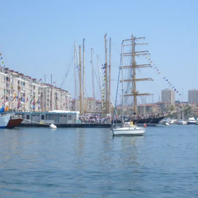 Guided tour in Toulon – 2 hours