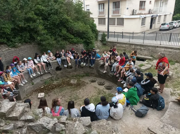 Read more about the article Sylvie : rejseleder i Nîmes