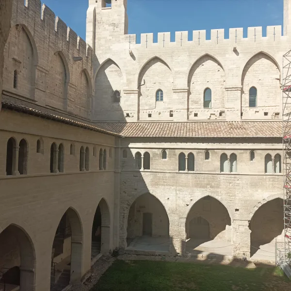 Экскурсія ў Avignon, Рамэн Бушо