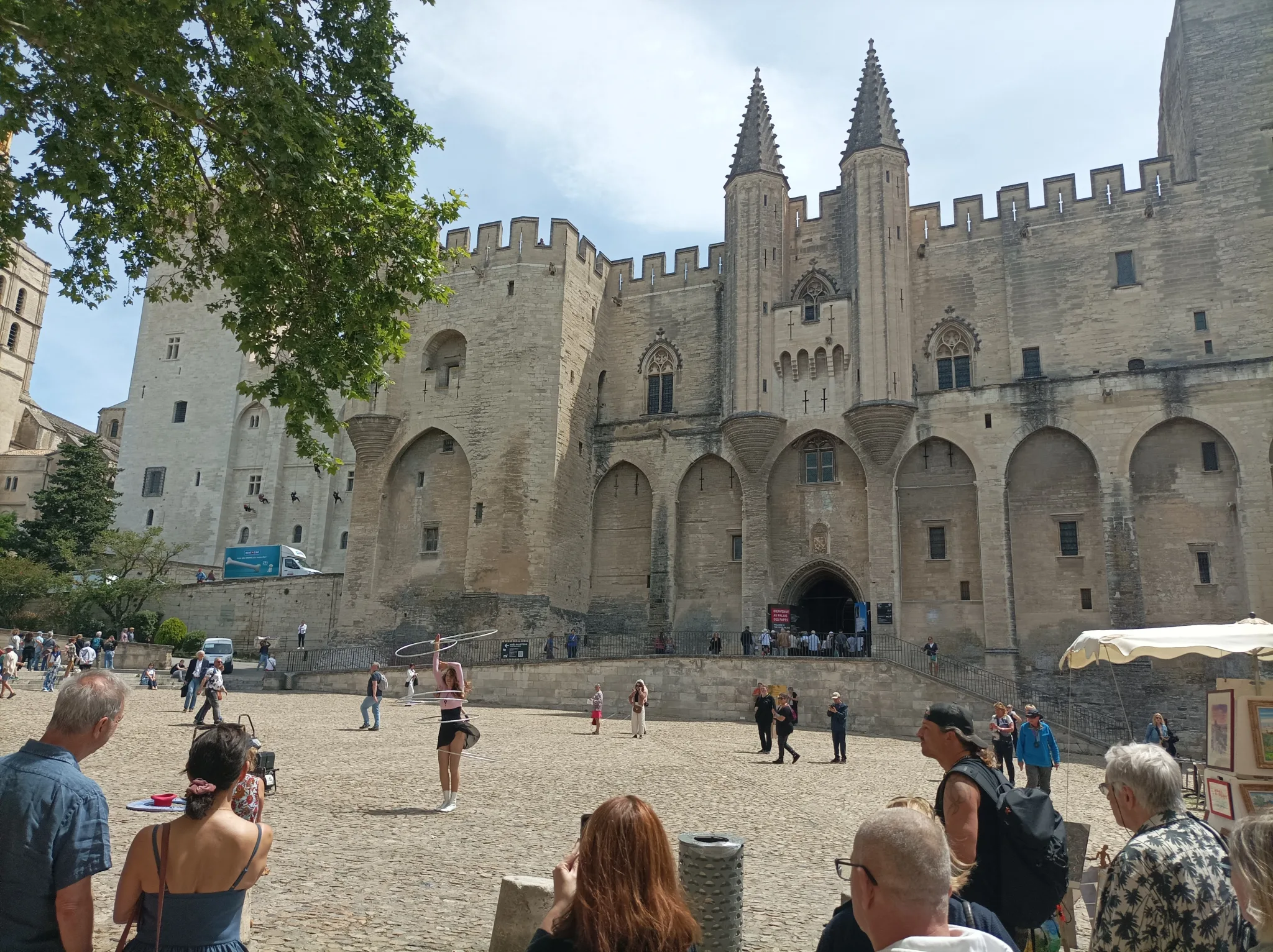 Guided tour in Avignon, Romain Bouchaud