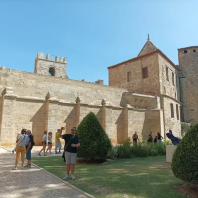 Narbonne Tour Guide