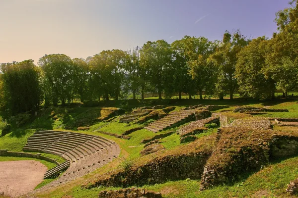 Guided tour in Autun, The Roman Theatre of Autun