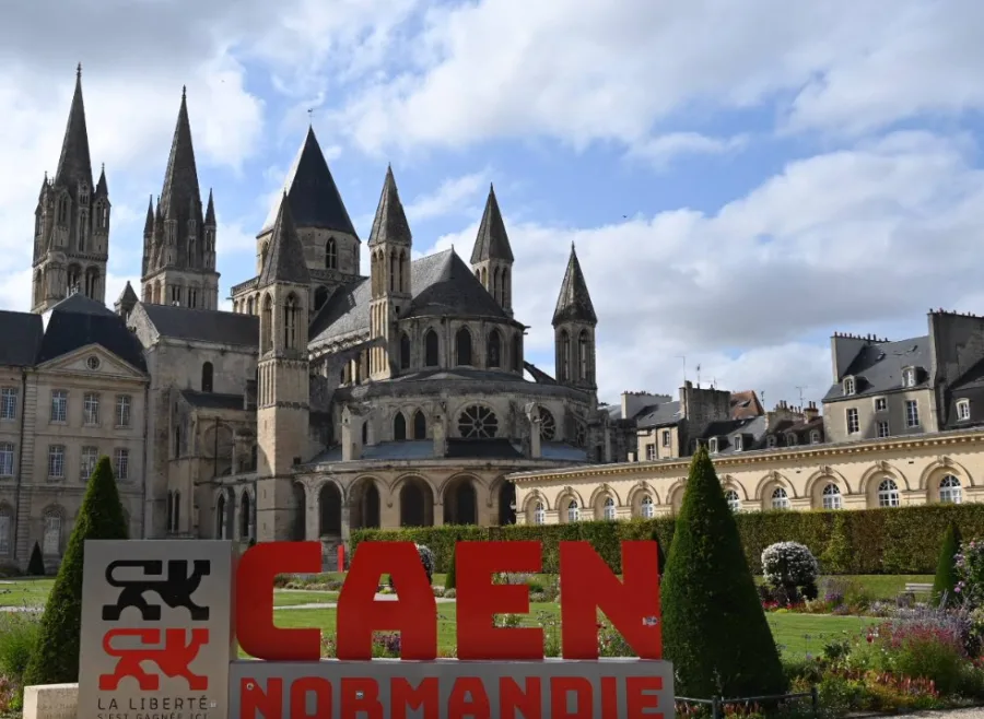 Guided tour in Caen - 2 hours - Private tour guide in Caen