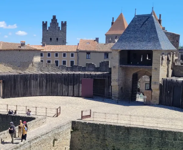 Visit Carcassonne, Château Comtal