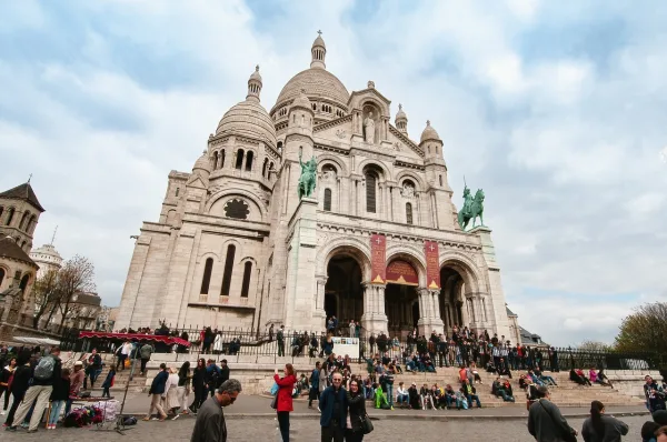 Guidad tur i Montmartre, Romain Bouchaud