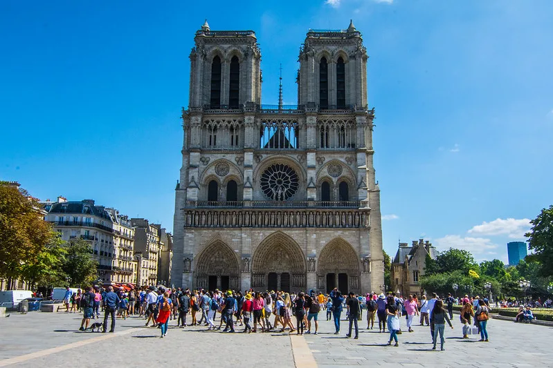 Tárlatvezetés a Notre-Dame-ba, Romain Bouchaud