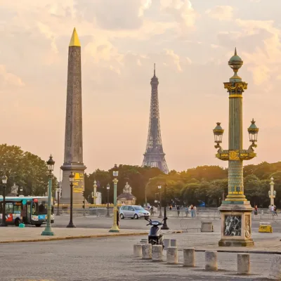 Vandring från Eiffeltornet till Champs Elysées