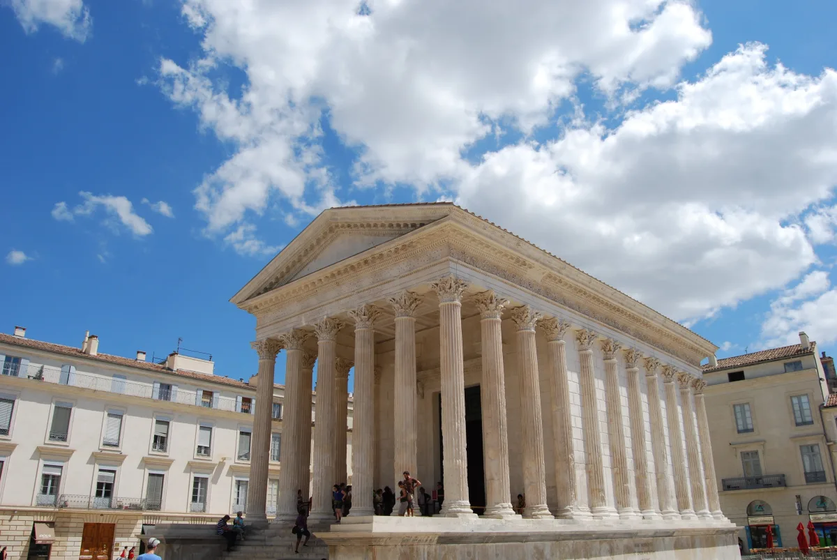 Trenutno si ogledujete Visit Nîmes