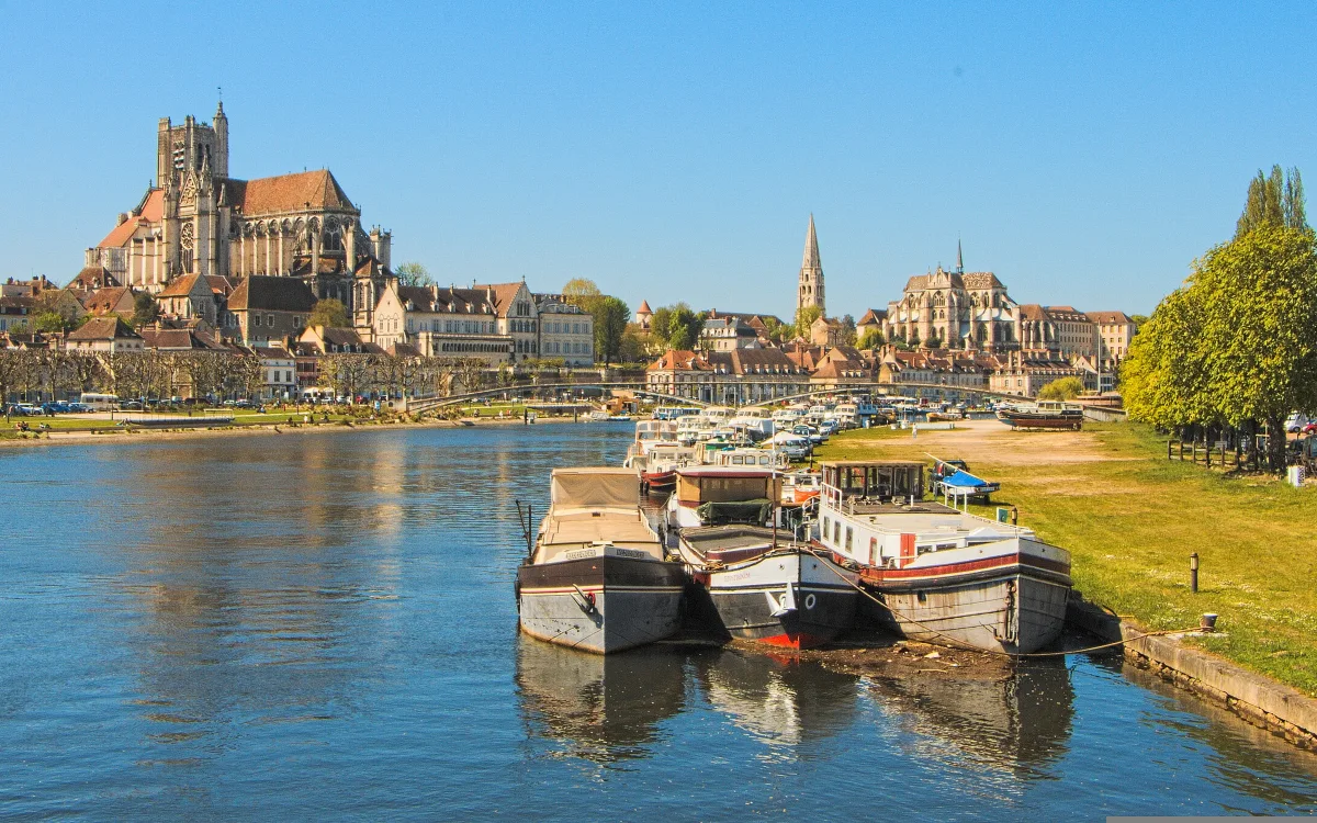 You are currently viewing The cathedral Saint-Etienne of Auxerre