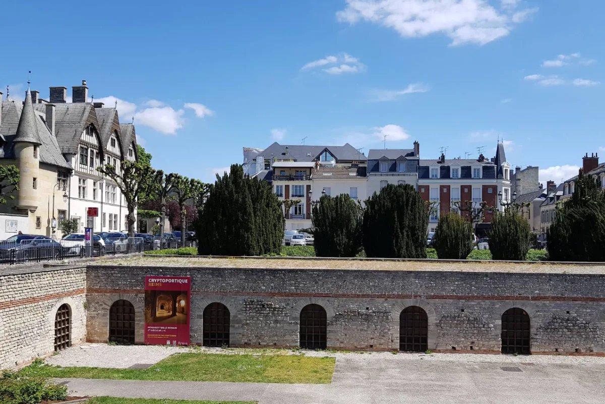 Walking tour in Reims