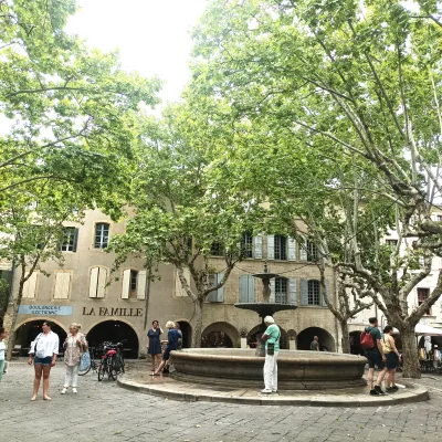 Guided tour in Uzès – 2 hours