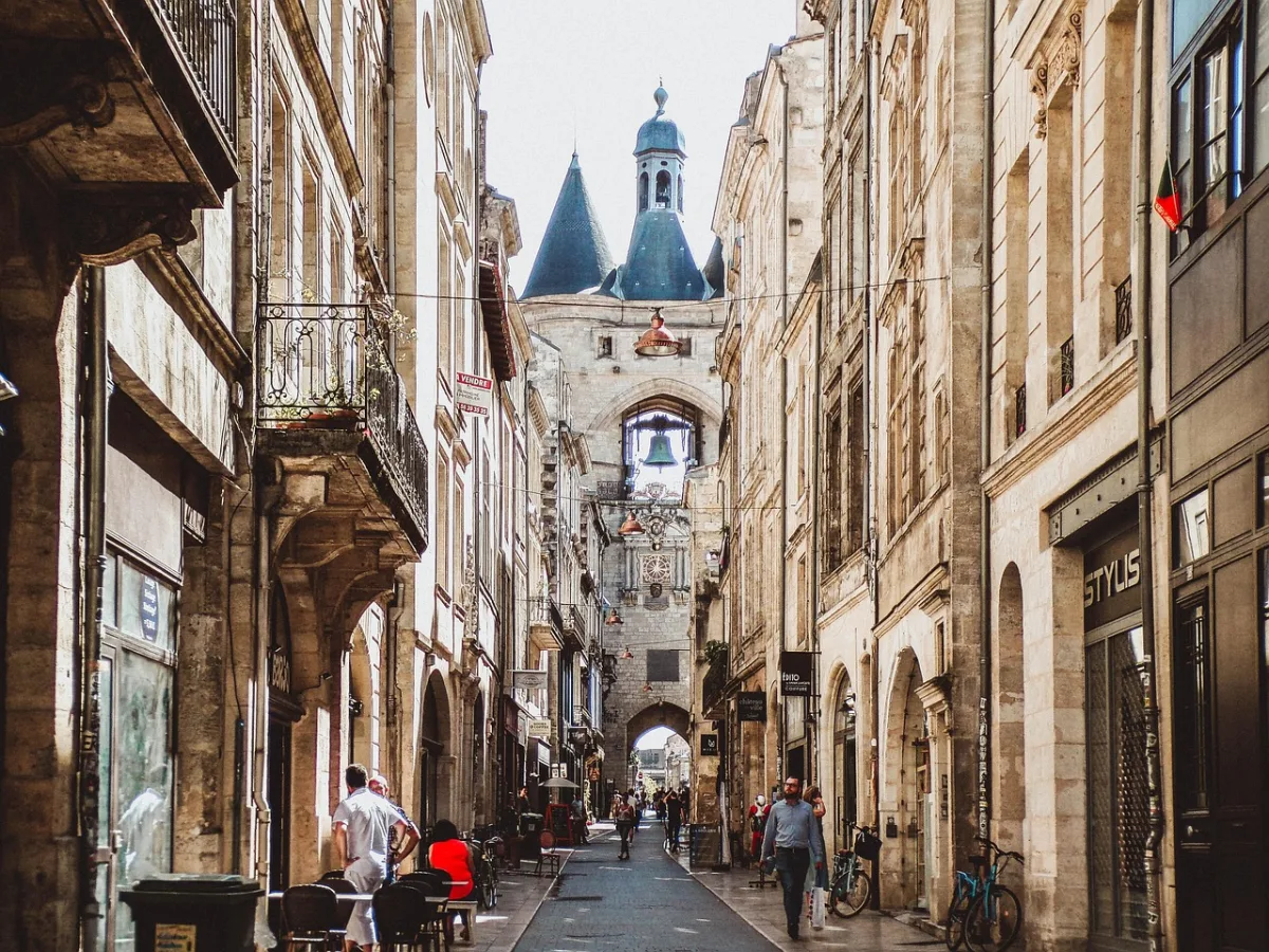 Tour guide in Bordeaux
