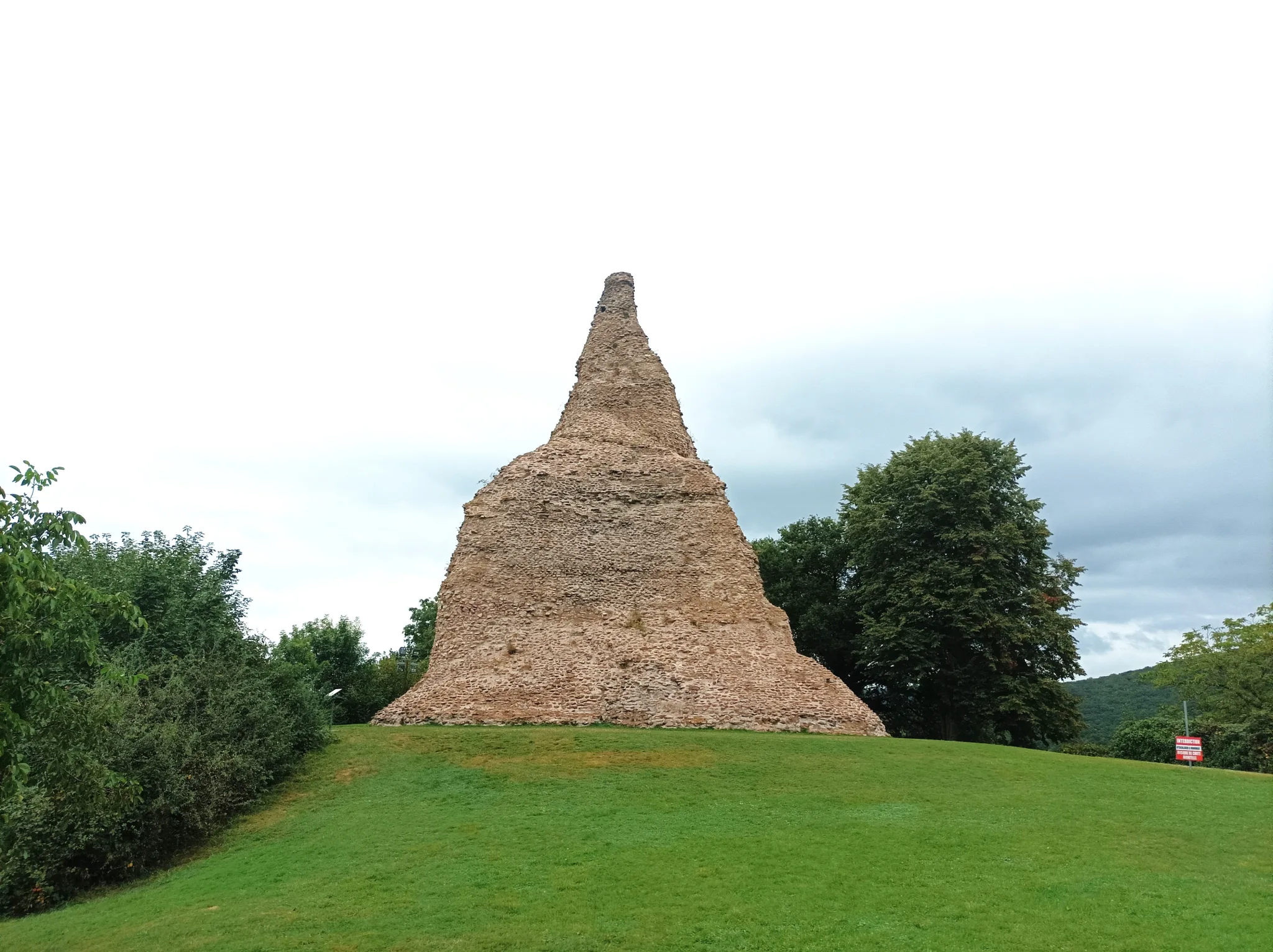 Tour en Autun, Romain Bouchaud