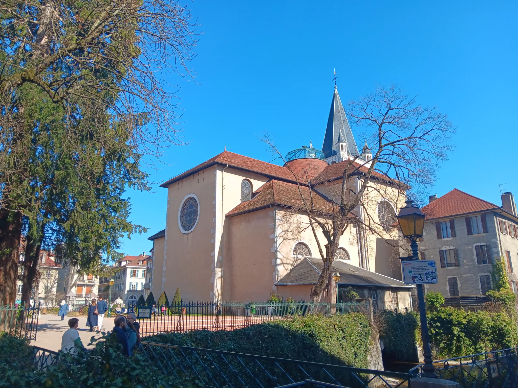 Kisha Notre-Dame në Annecy, Romain Bouchaud