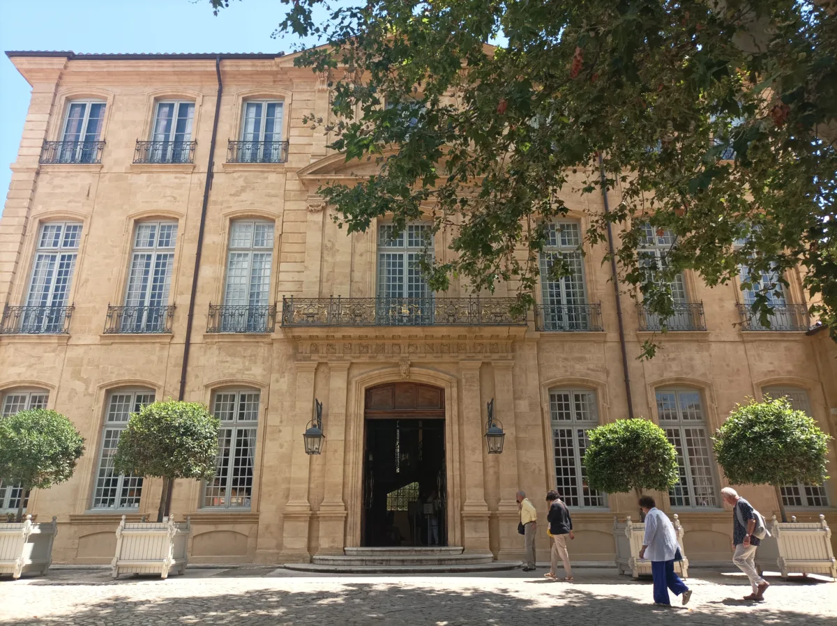 You are currently viewing Hôtel de Caumont