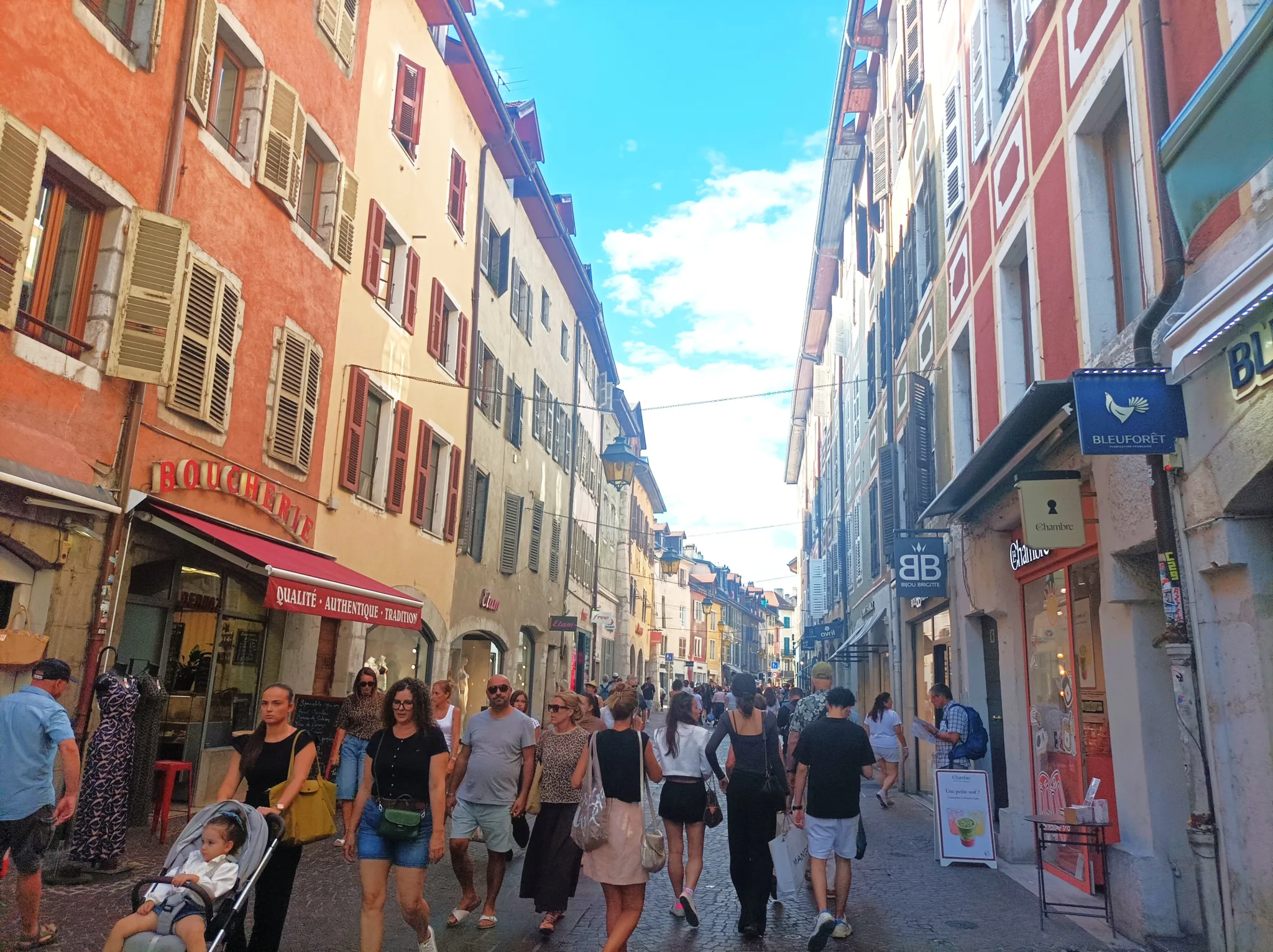 Walking tour in Annecy