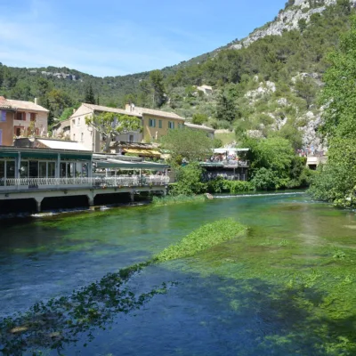 Tour to Fontaine-de-Vaucluse and Isle-sur-Sorgue